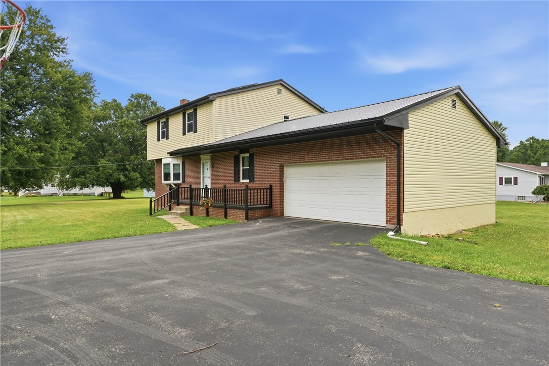 108 Shogren Ln