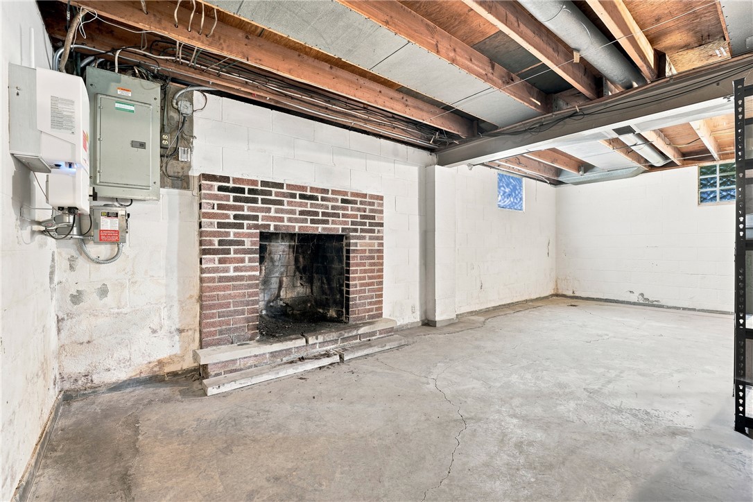 108 Shogren Ln