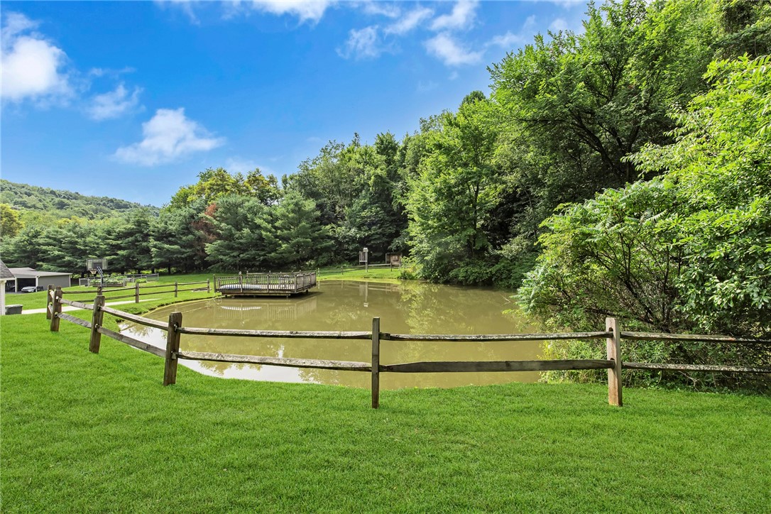358 Mack Hollow Rd