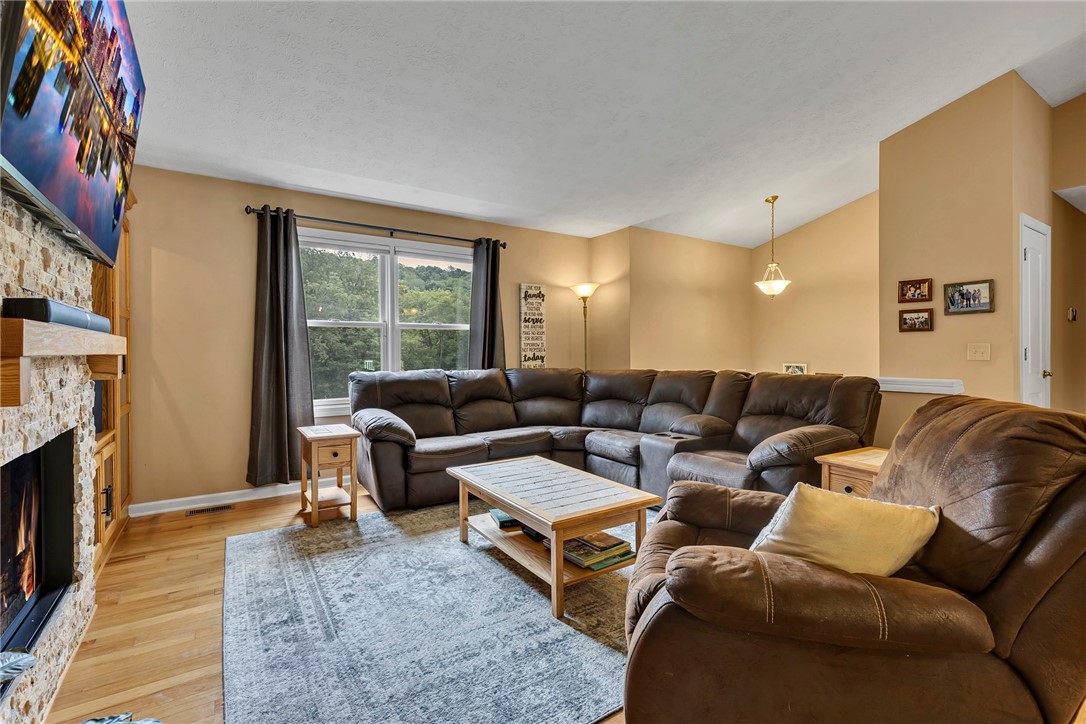 358 Mack Hollow Rd