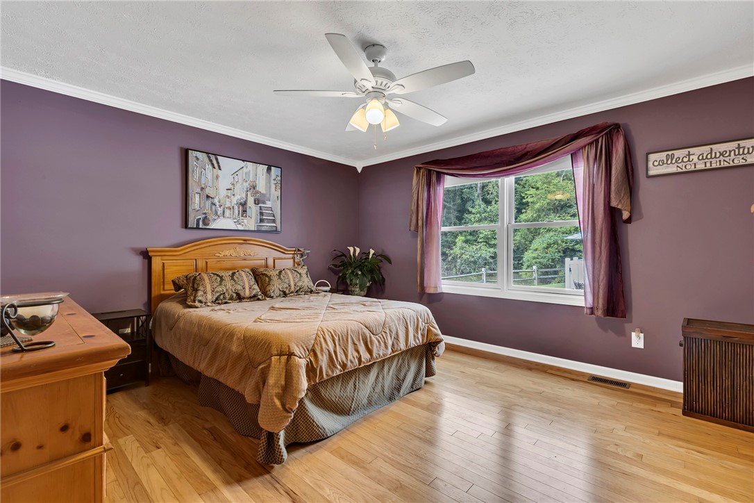 358 Mack Hollow Rd