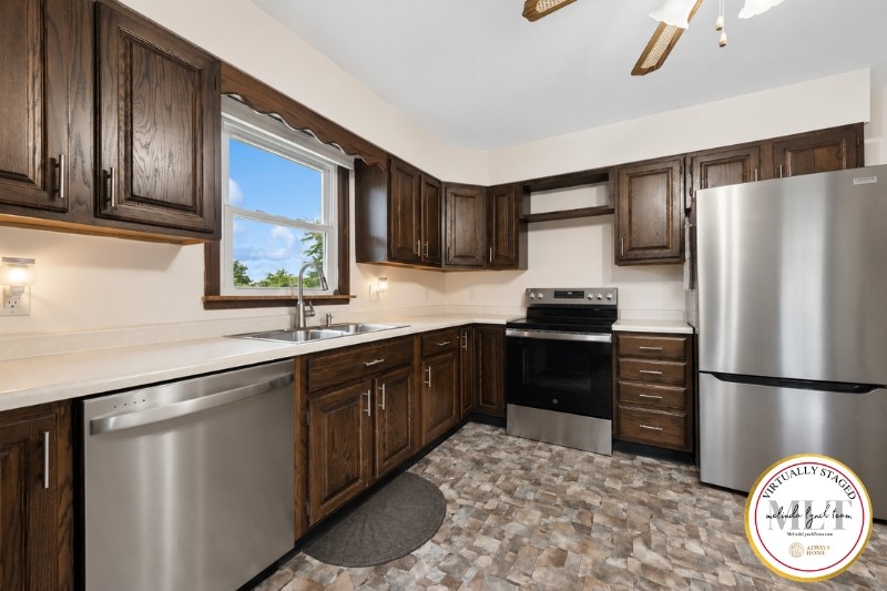 32 John Dr