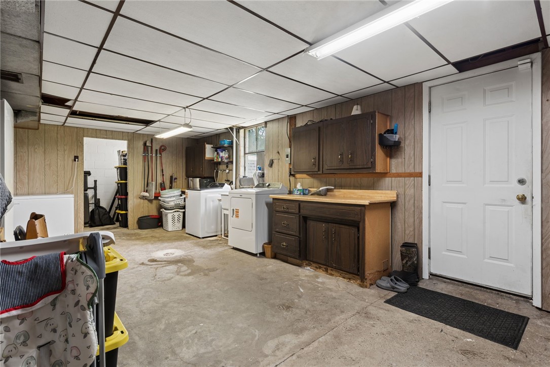 32 John Dr