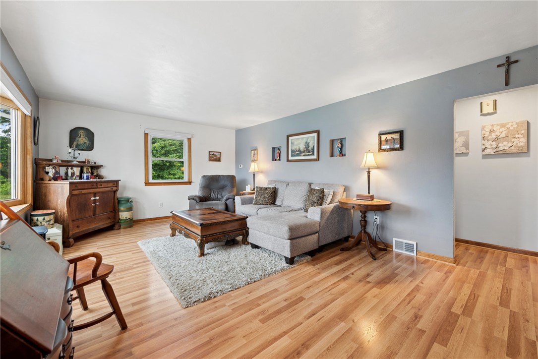 32 John Dr