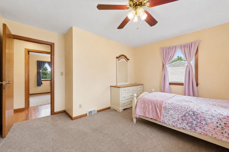 32 John Dr