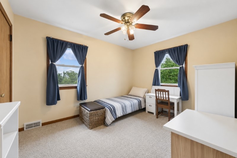32 John Dr
