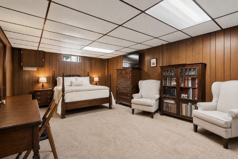 32 John Dr