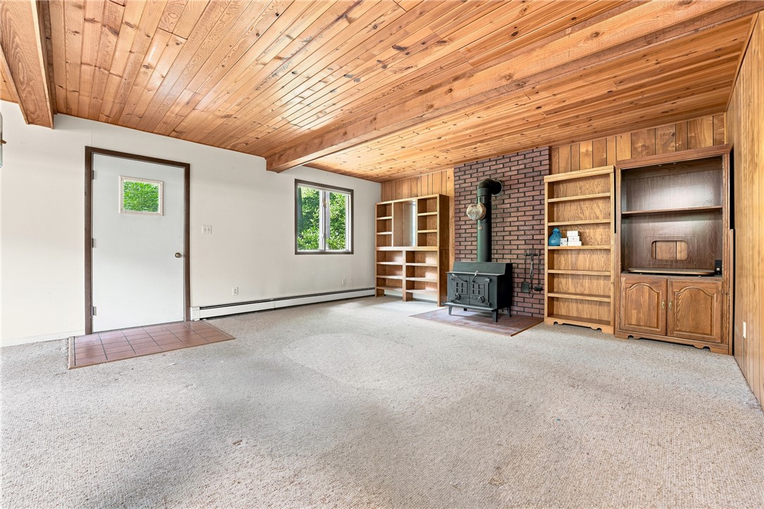3109 Lake Rd