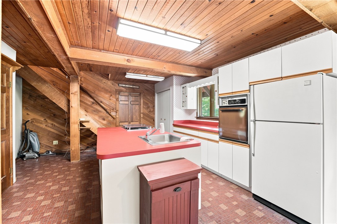 3109 Lake Rd