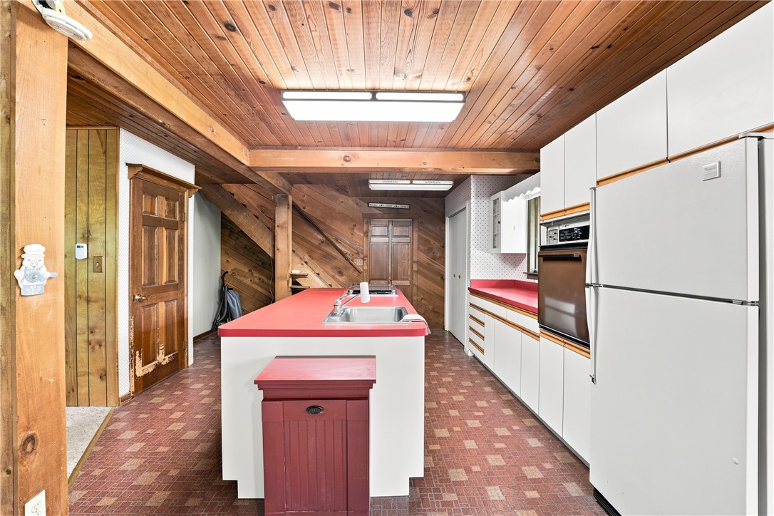 3109 Lake Rd