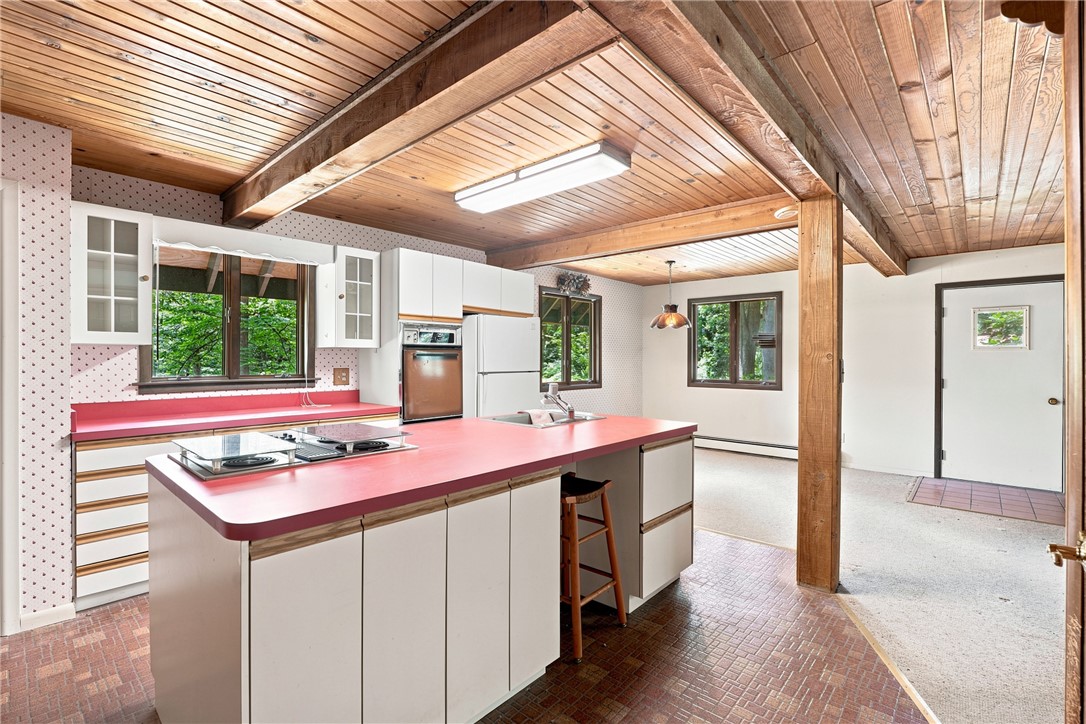 3109 Lake Rd