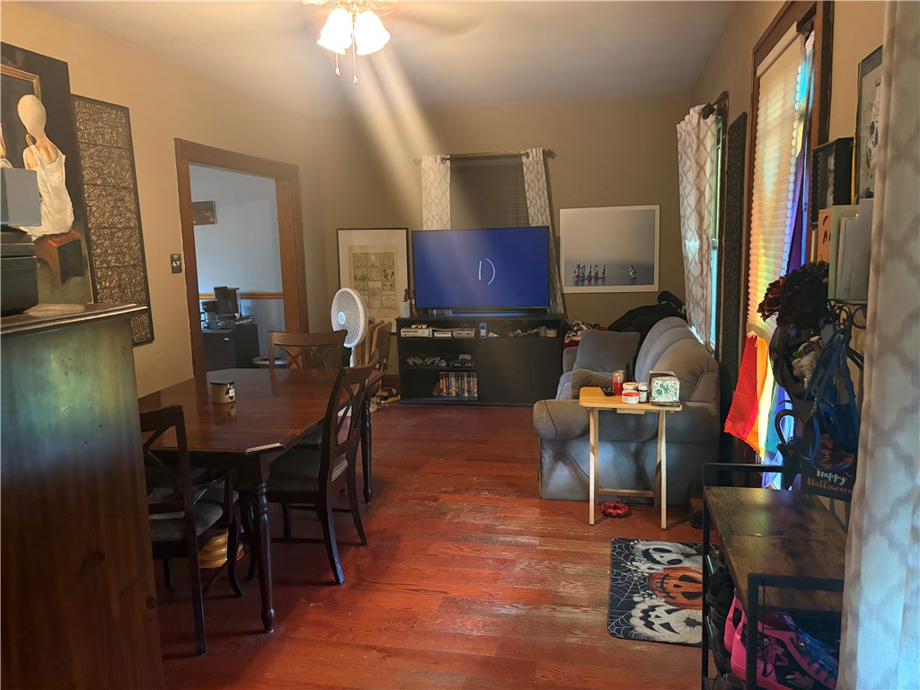 108 W. Lincoln Ave