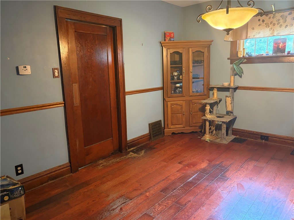 108 W. Lincoln Ave