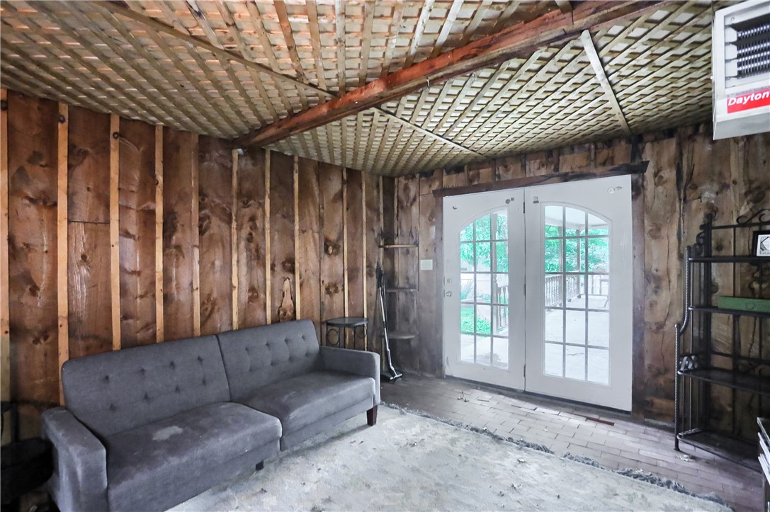 163 Chapel Dr