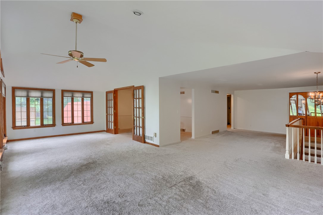 163 Chapel Dr