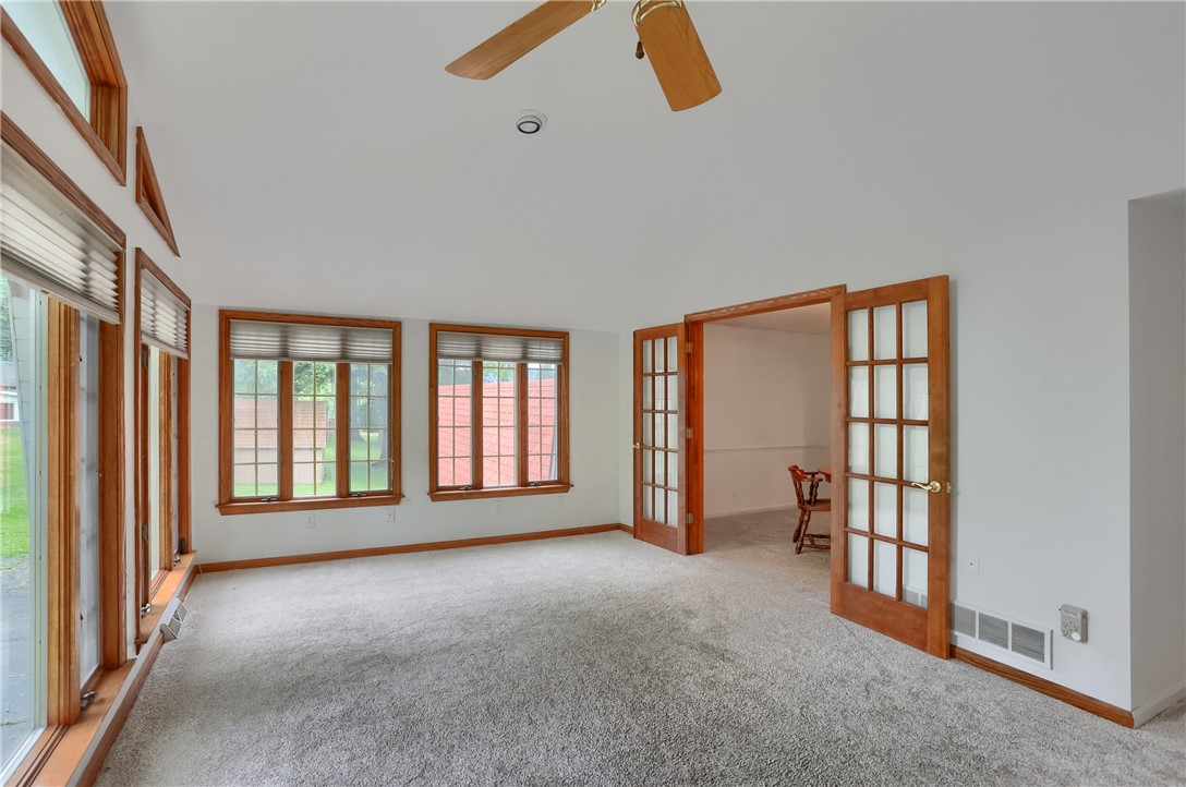 163 Chapel Dr