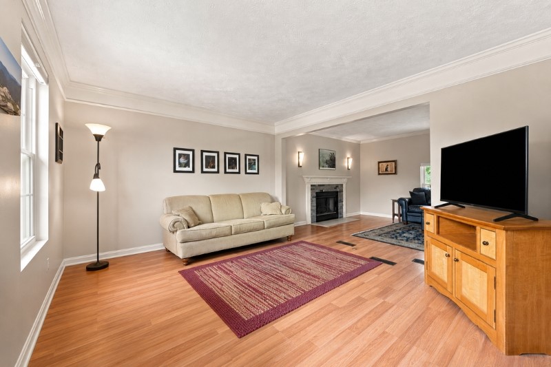 9103 Timberglen Dr