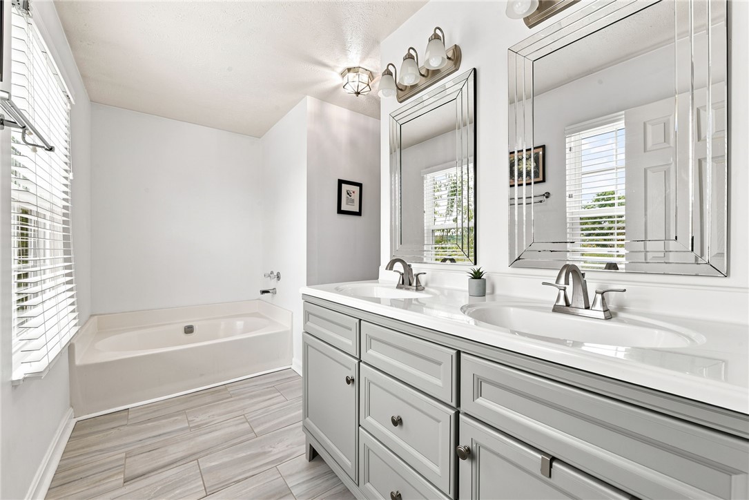 9103 Timberglen Dr