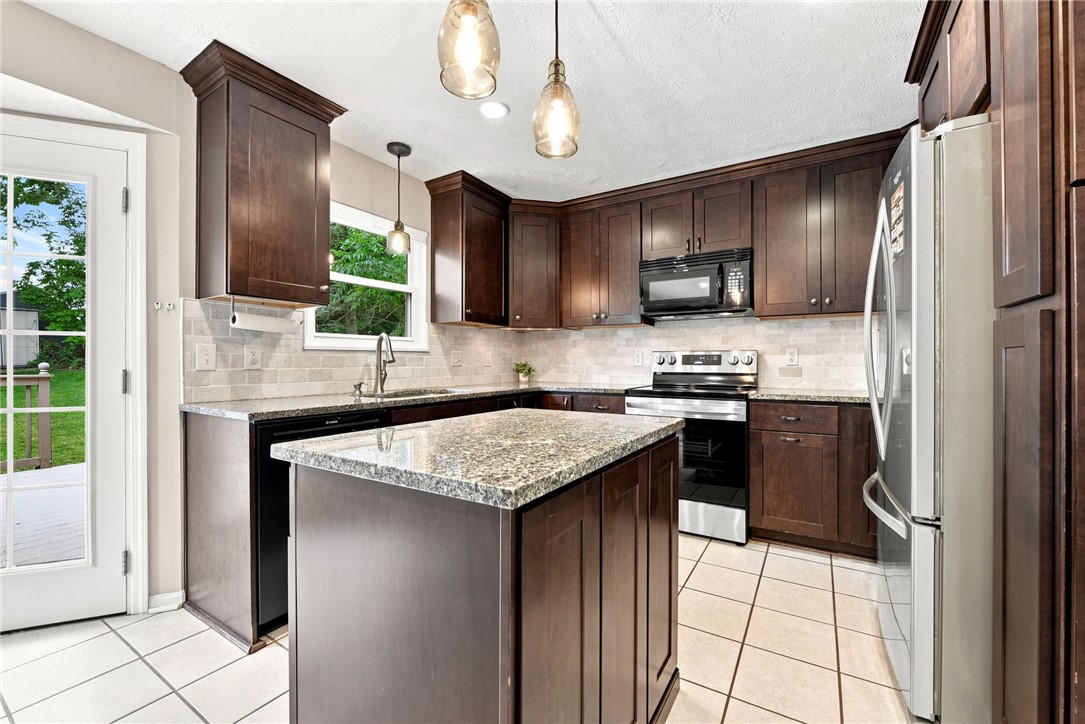 9103 Timberglen Dr