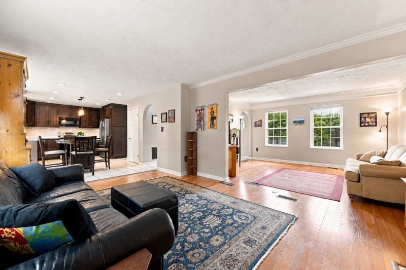 9103 Timberglen Dr