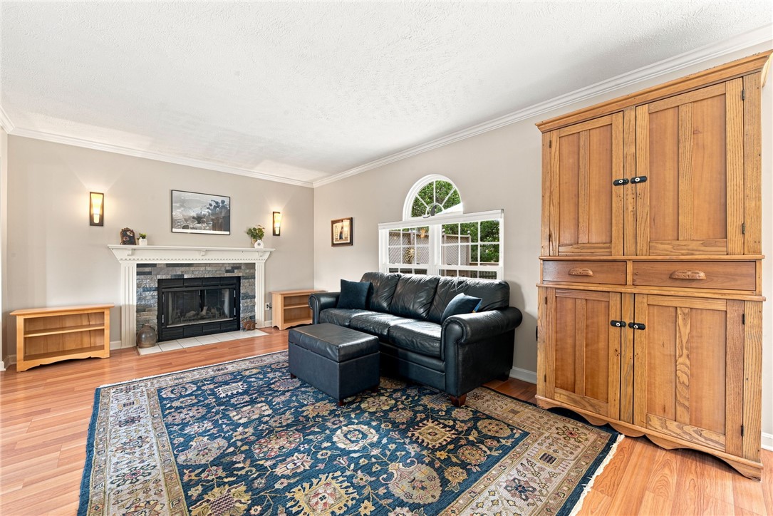 9103 Timberglen Dr