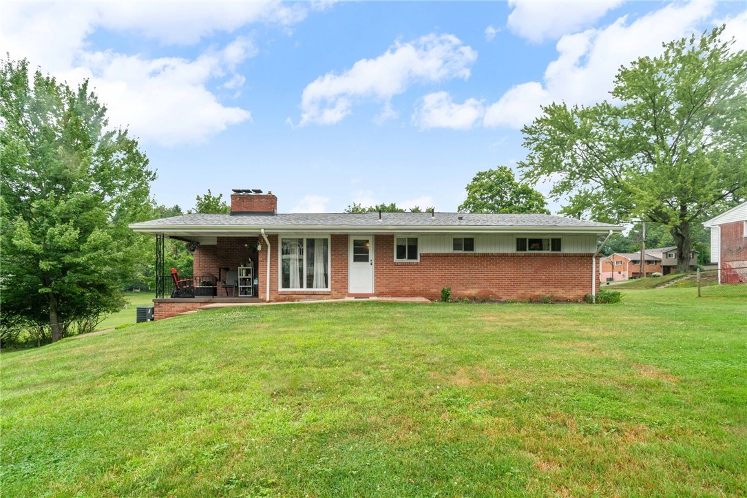 449 Emerald Dr