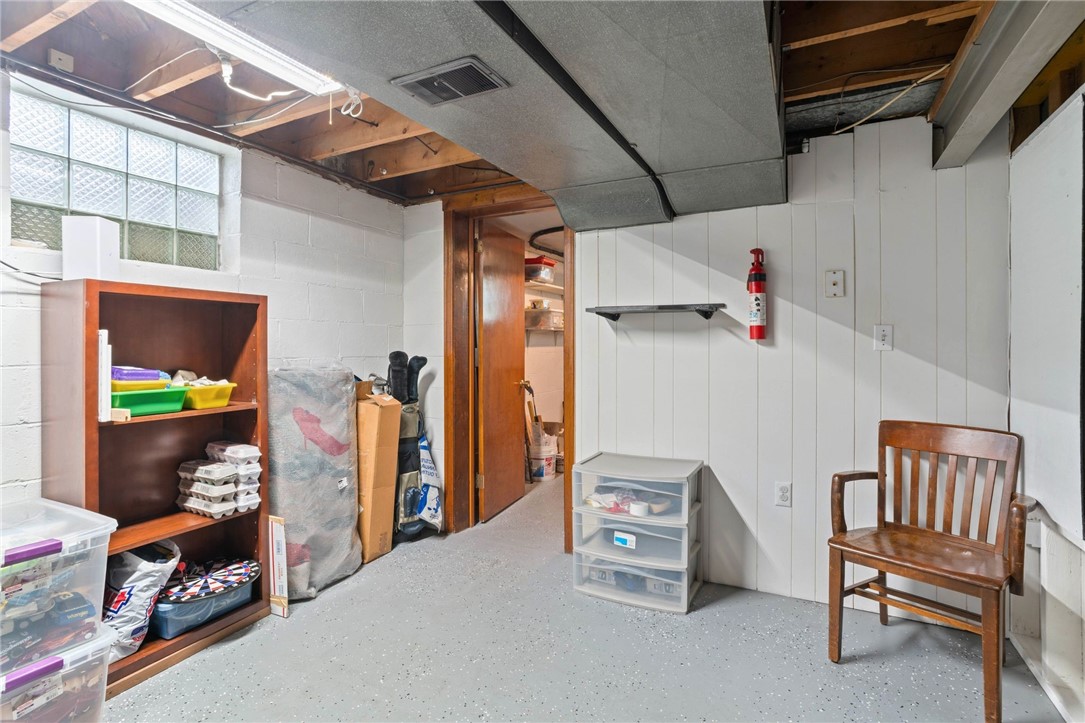 449 Emerald Dr