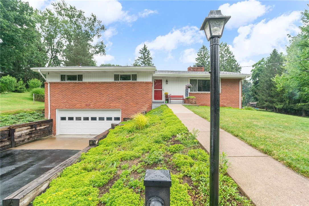 449 Emerald Dr