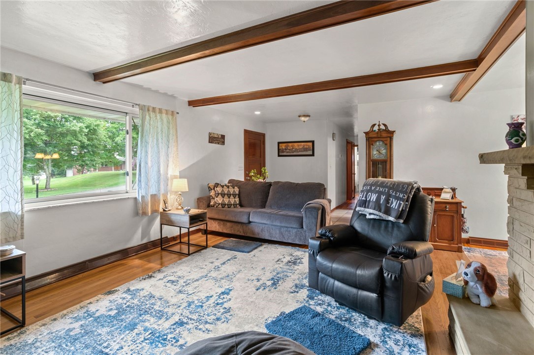 449 Emerald Dr