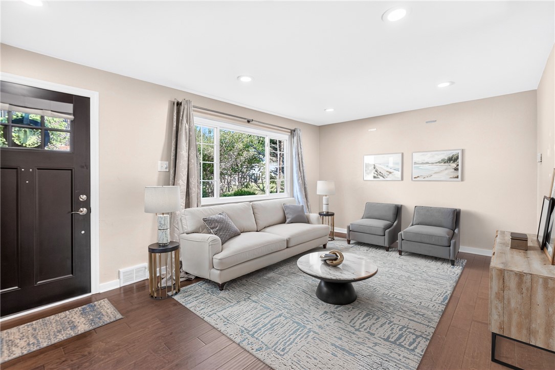 2407 Wolford St