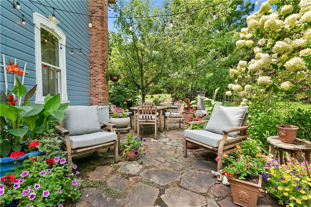 275 Wolfe Ln