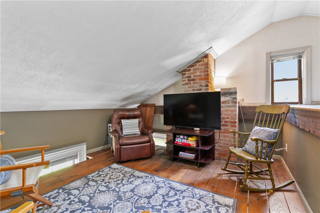275 Wolfe Ln