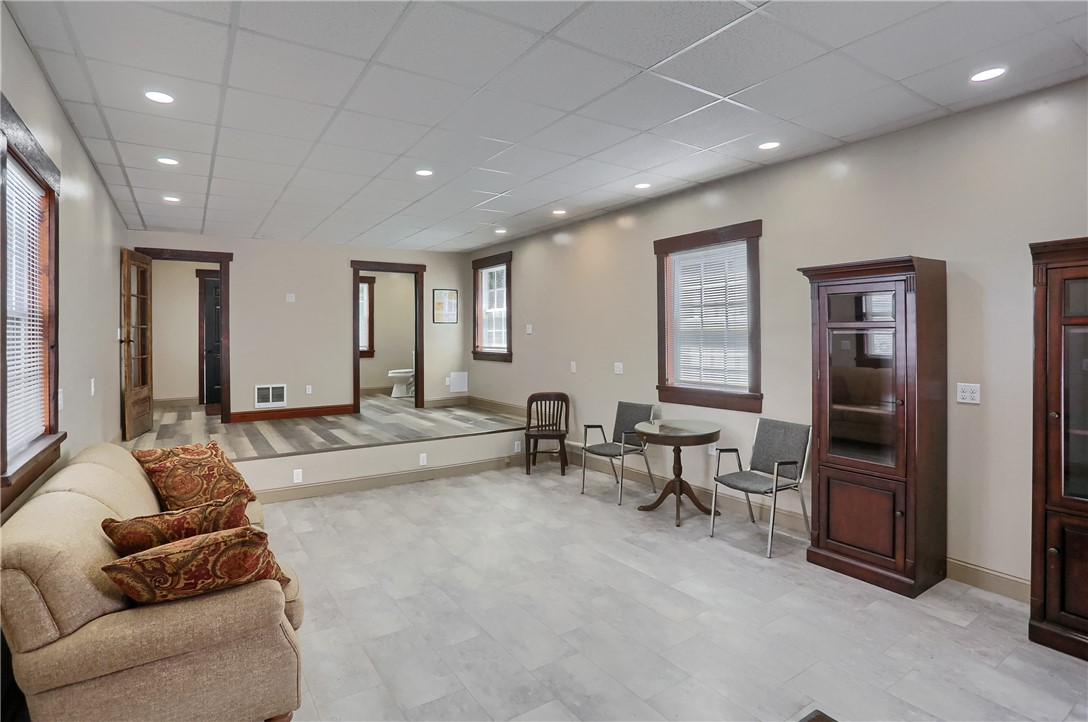 1287 Perry Hwy