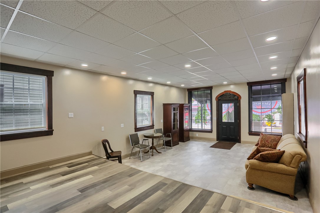 1287 Perry Hwy