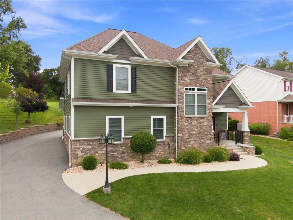 2215 Hyland Rd