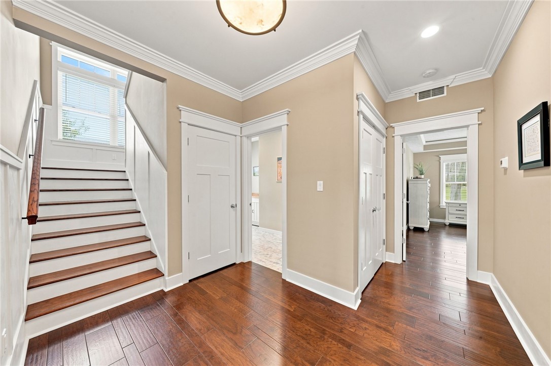 2215 Hyland Rd