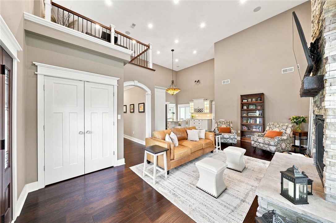 2215 Hyland Rd