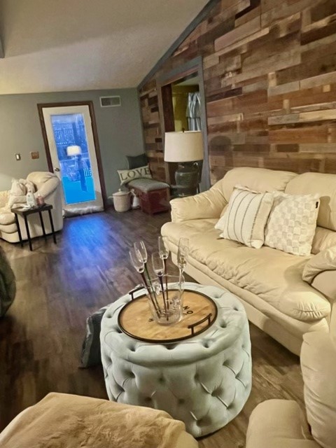 3458 Nearwood Dr