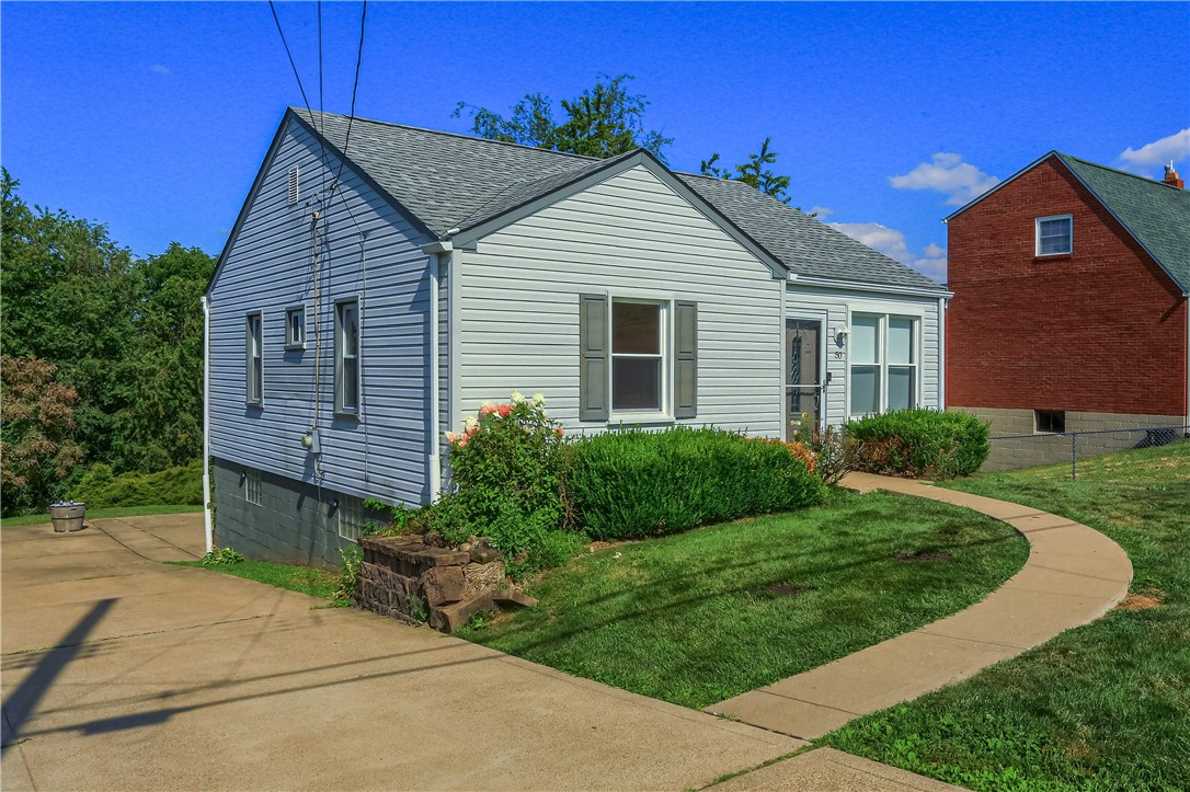 50 Agnes St