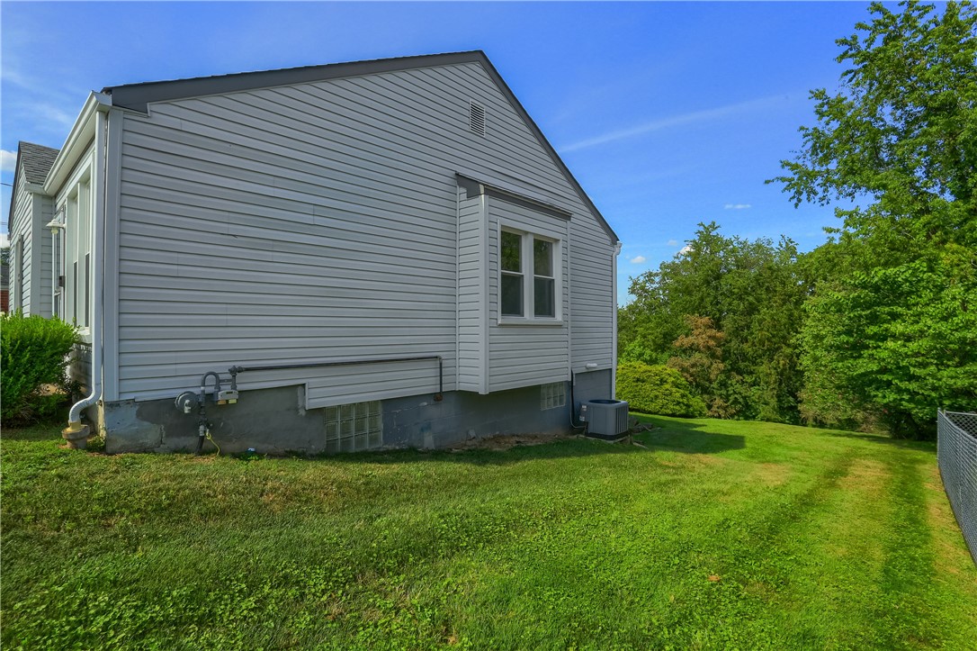 50 Agnes St