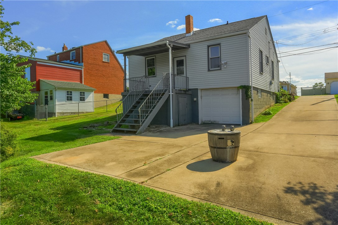 50 Agnes St