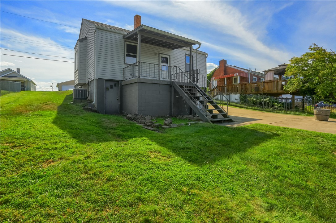 50 Agnes St