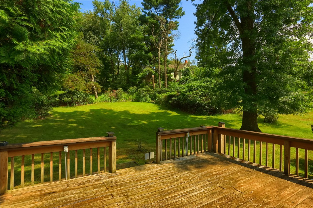 1557 Lenora Dr
