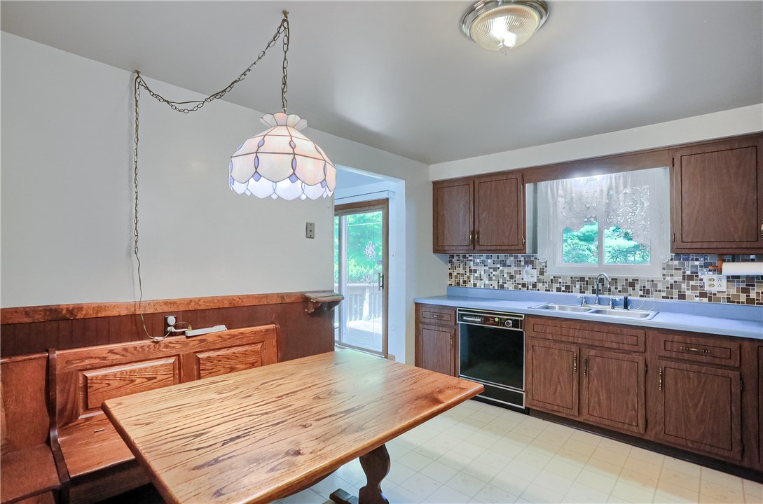 1557 Lenora Dr