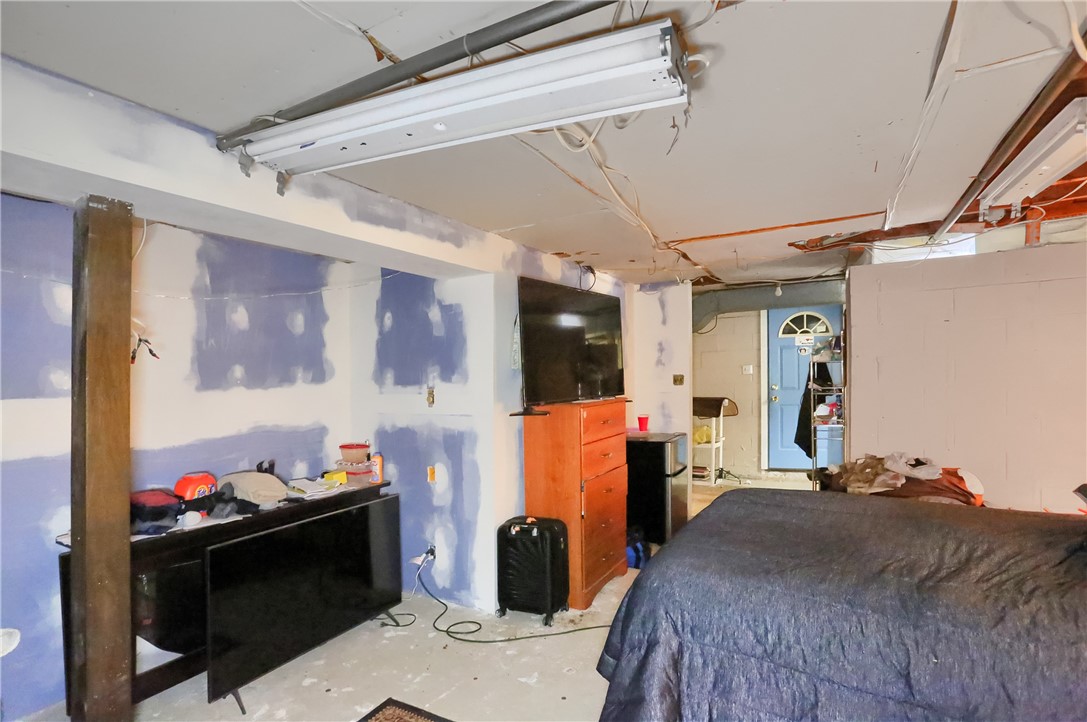 700 Smiley St