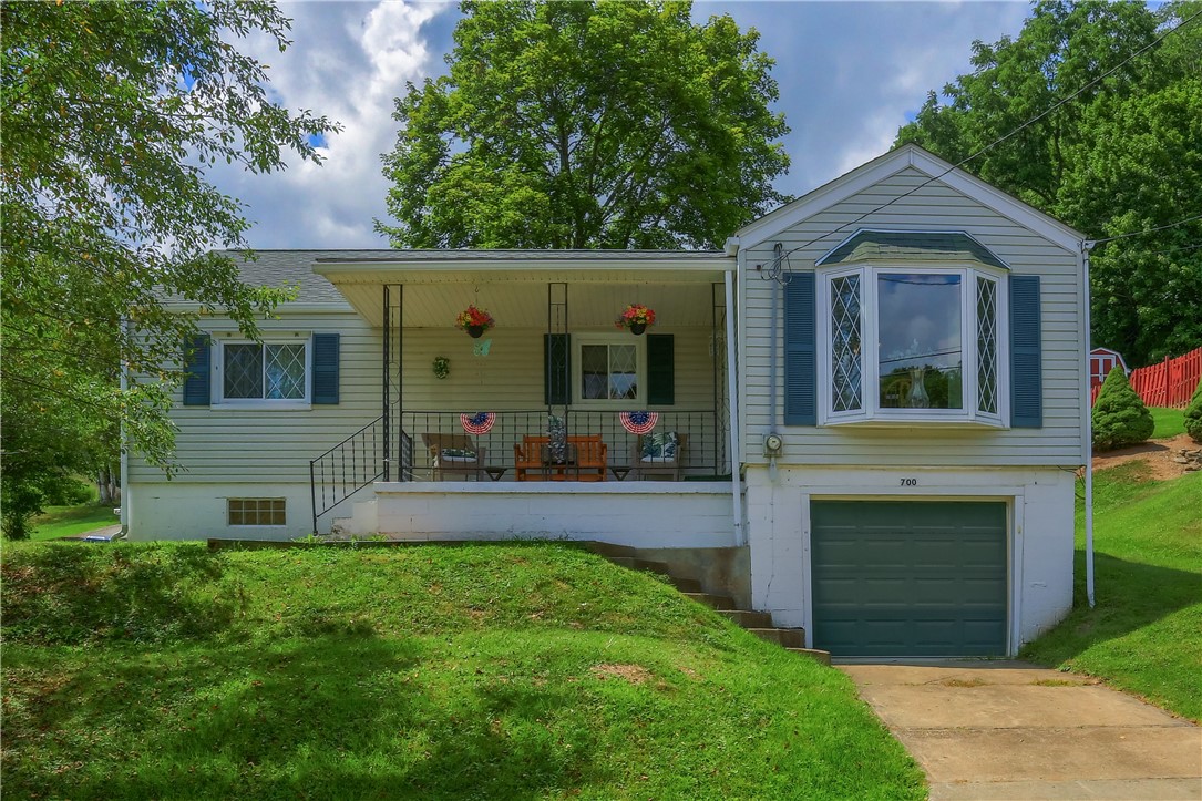 700 Smiley St