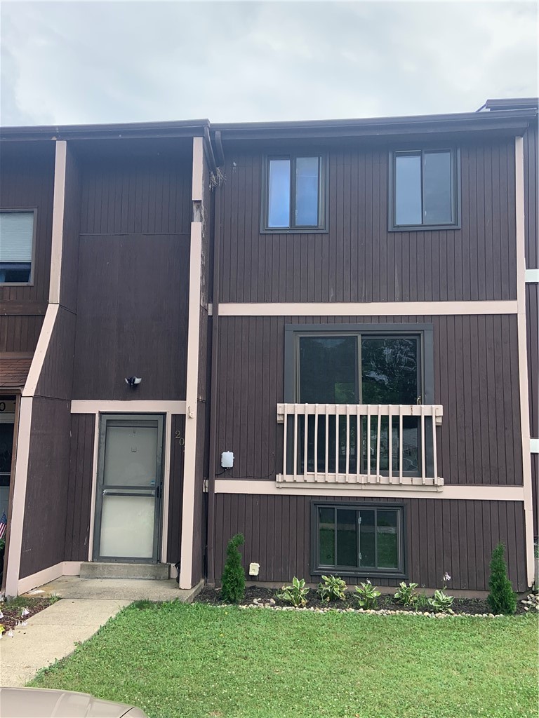 203 Parkwood Dr