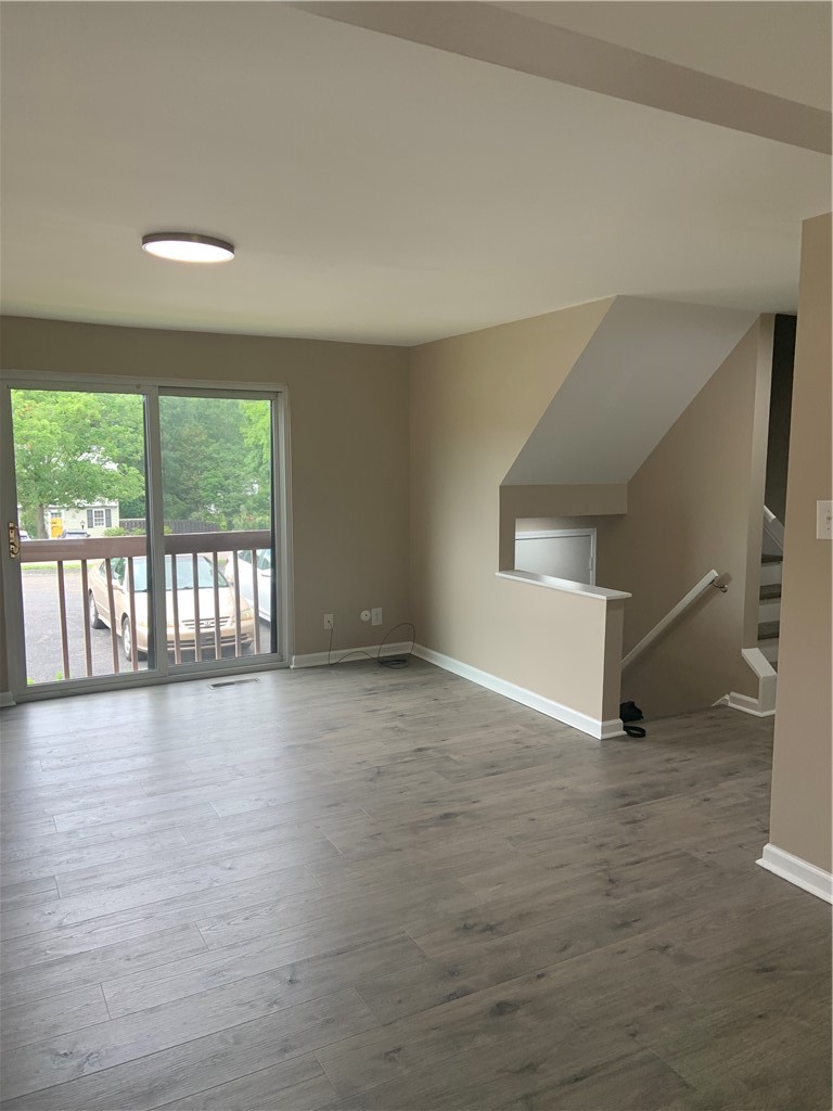 203 Parkwood Dr