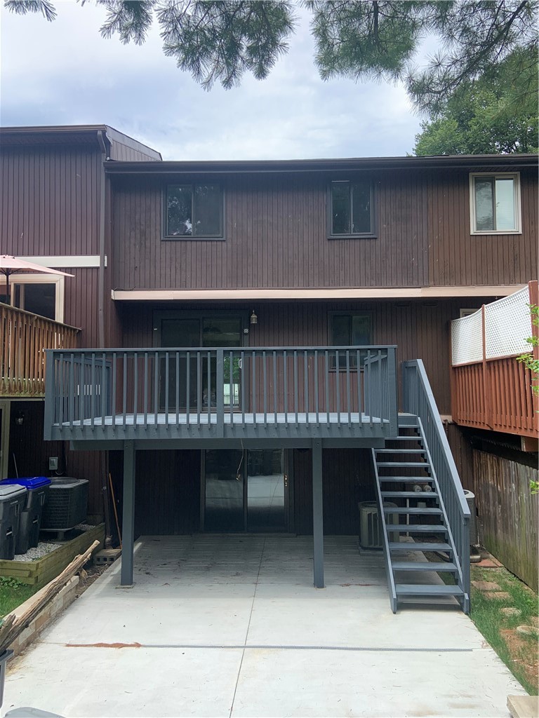 203 Parkwood Dr