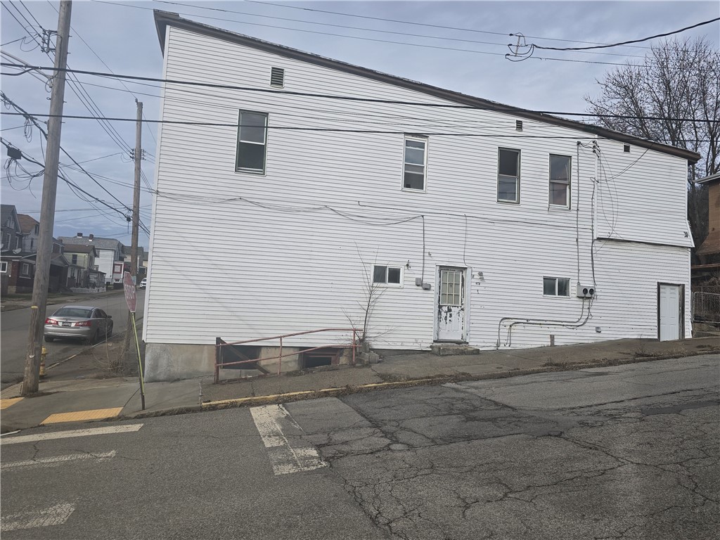 743 Indiana Ave